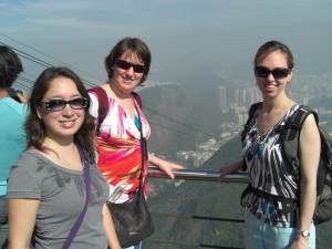 met harpiste Giselle Boeters, overgevlogen uit  Belhorizonte, waar zij sinds een jaar een baan in het orkest heeft.